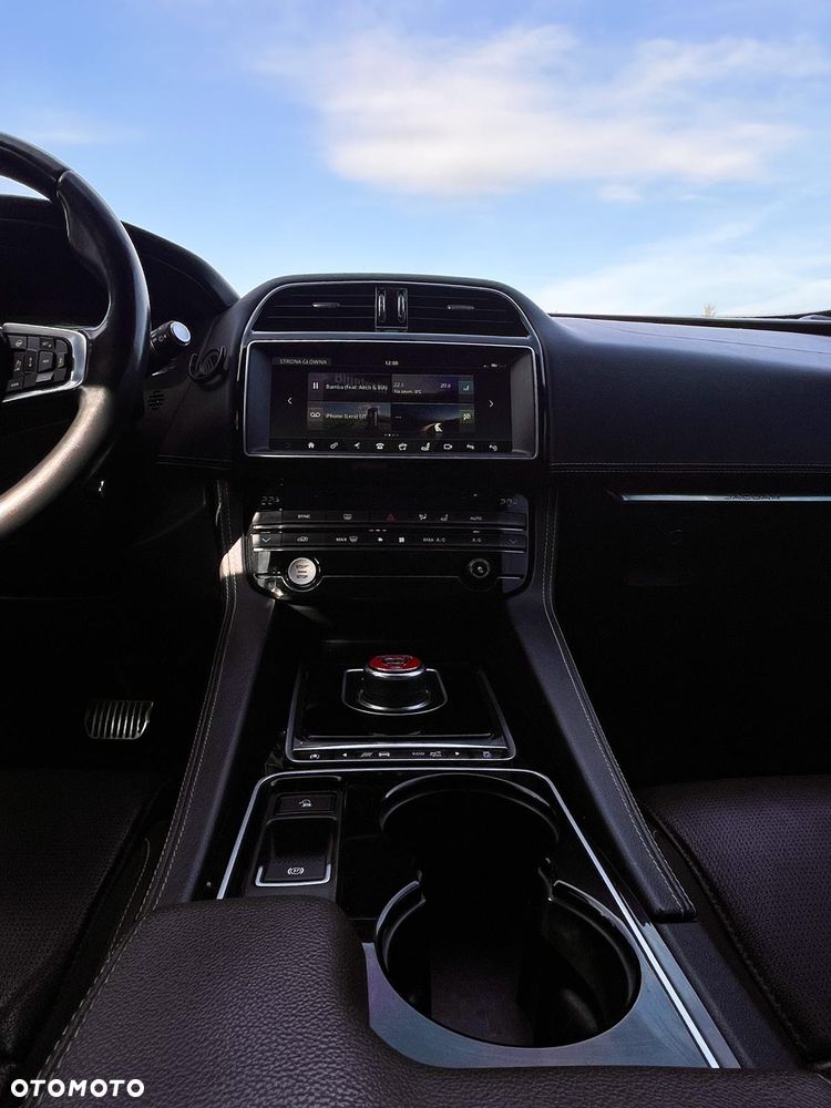 Jaguar F-Pace 3.0 V6 AWD S - 12