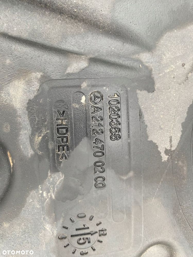 mercedes cls 218 lift kpl. zbiornik adblue A 2124700200 - 5