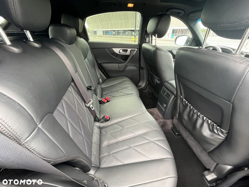 Infiniti QX70 3.0d S - 19