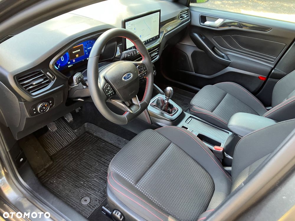 Ford Focus 1.0 EcoBoost Hybrid ST-LINE X - 16