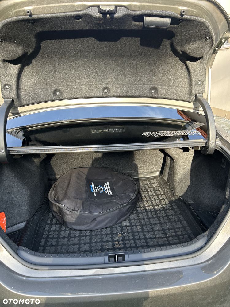 Toyota Corolla 1.6 Comfort - 14