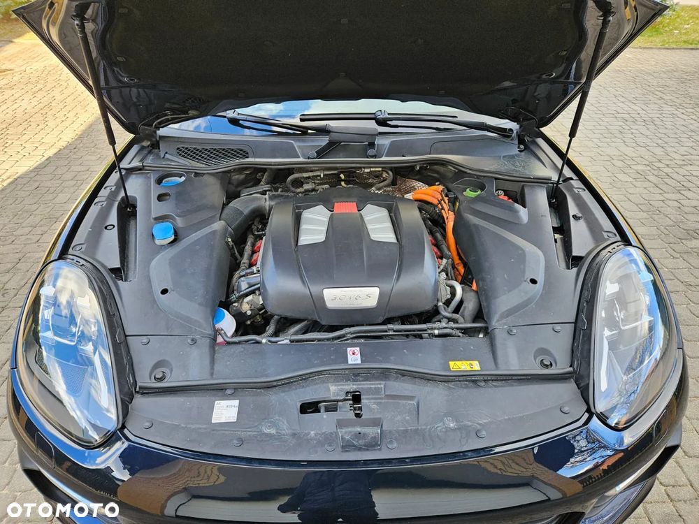 Porsche Cayenne - 16