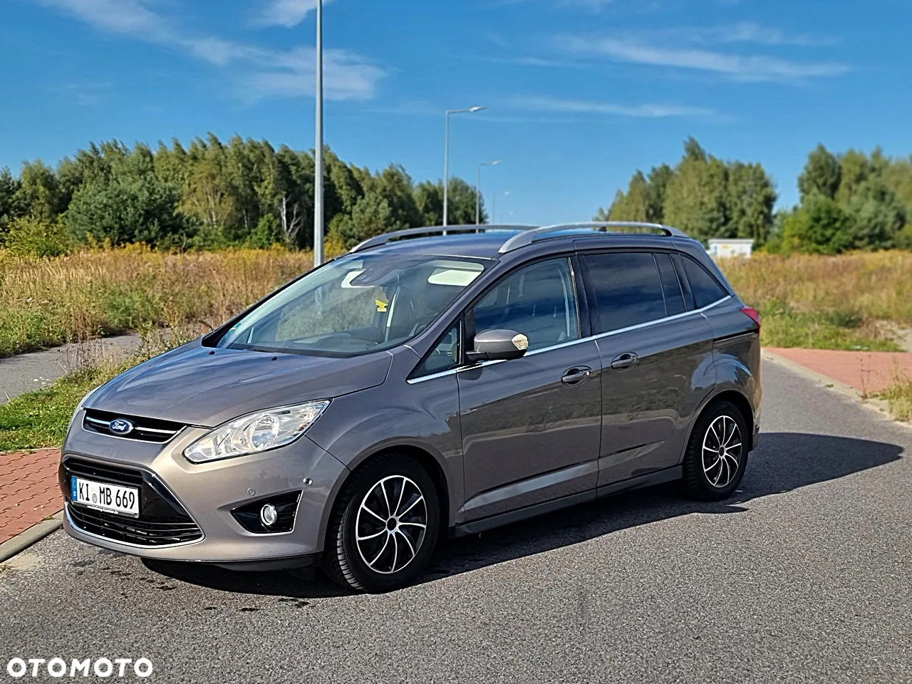Ford Grand C-MAX - 9
