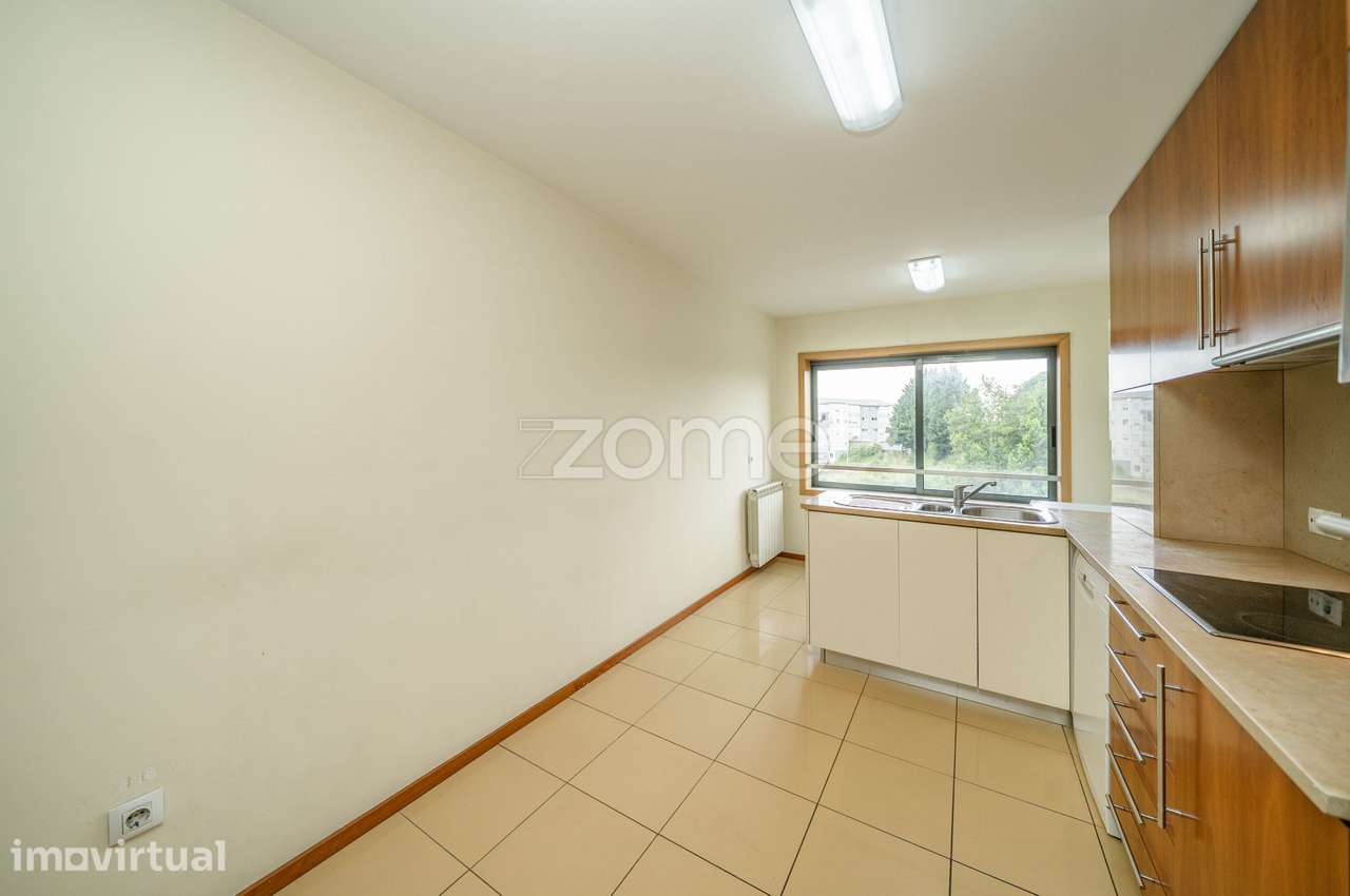 Apartamento T3 com Garagem Fechada e Elevador São Vitor - Grande imagem: 5/38