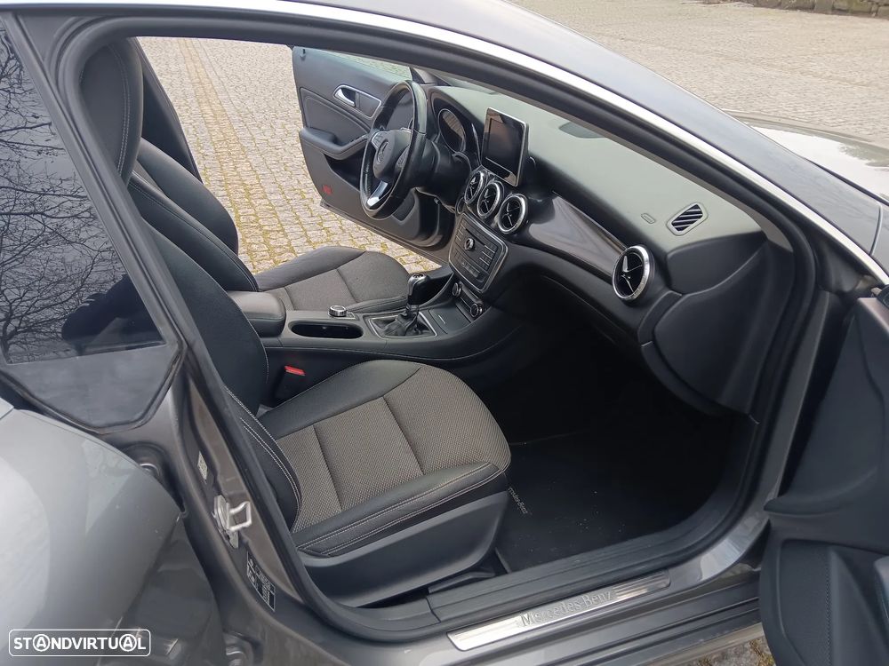 Mercedes-Benz CLA 180 d Shooting Brake Urban - 14