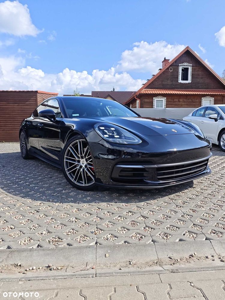 Porsche Panamera - 1