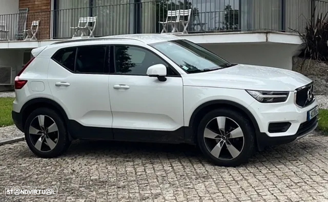 Volvo XC 40 2.0 D3 Momentum Geartronic - 30