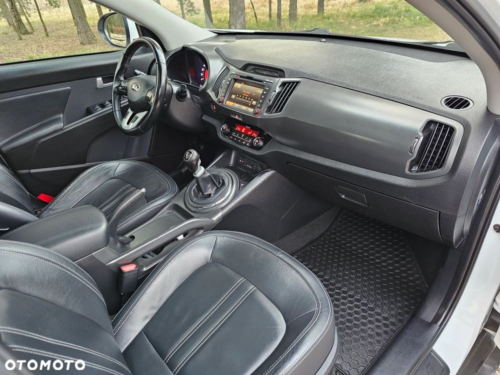 Kia Sportage 2,0 CRDI AWD Dream-Team Edition - 26