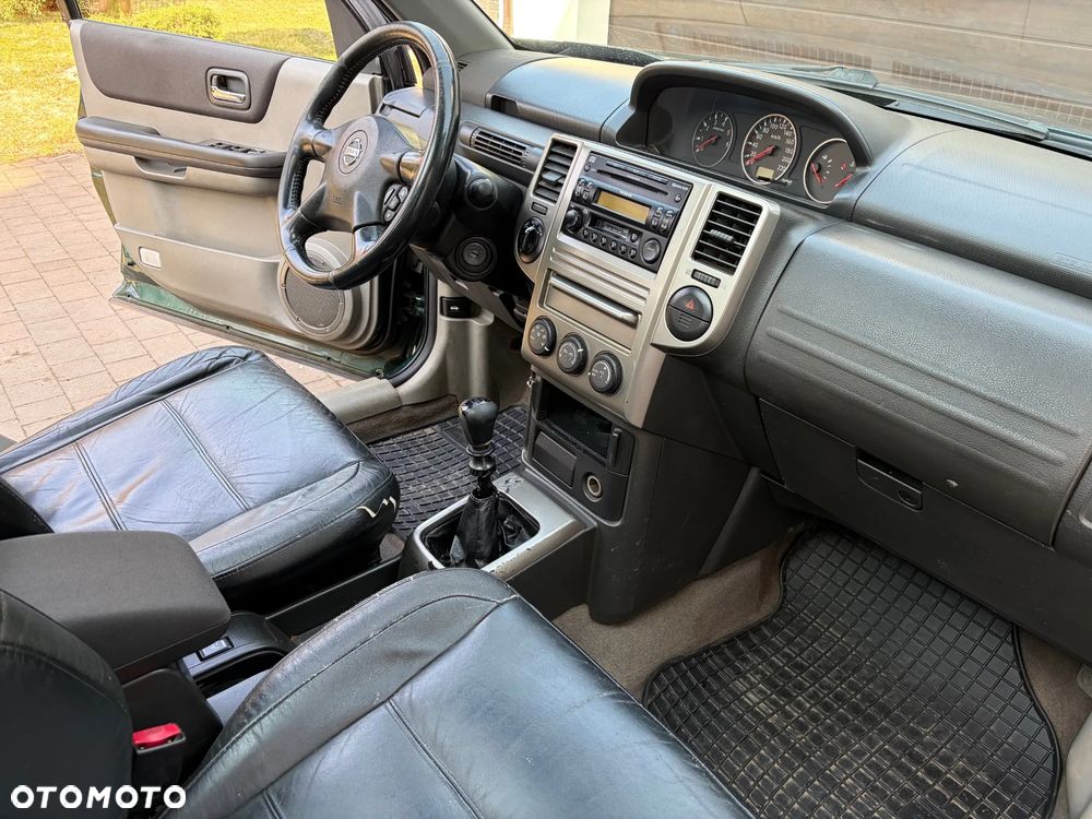 Nissan X-Trail 2.2 dCi 4x4 Elegance - 8