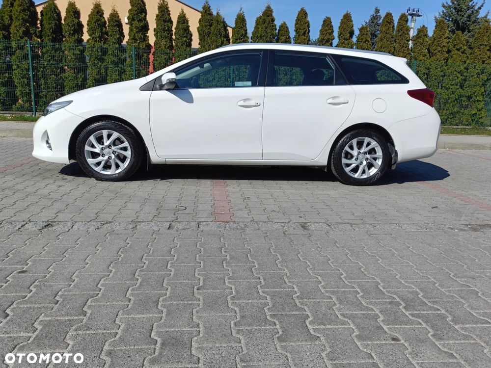 Toyota Auris 1.6 Prestige - 2