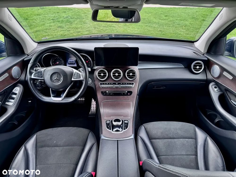 Mercedes-Benz GLC 250 4Matic 9G-TRONIC AMG Line - 21
