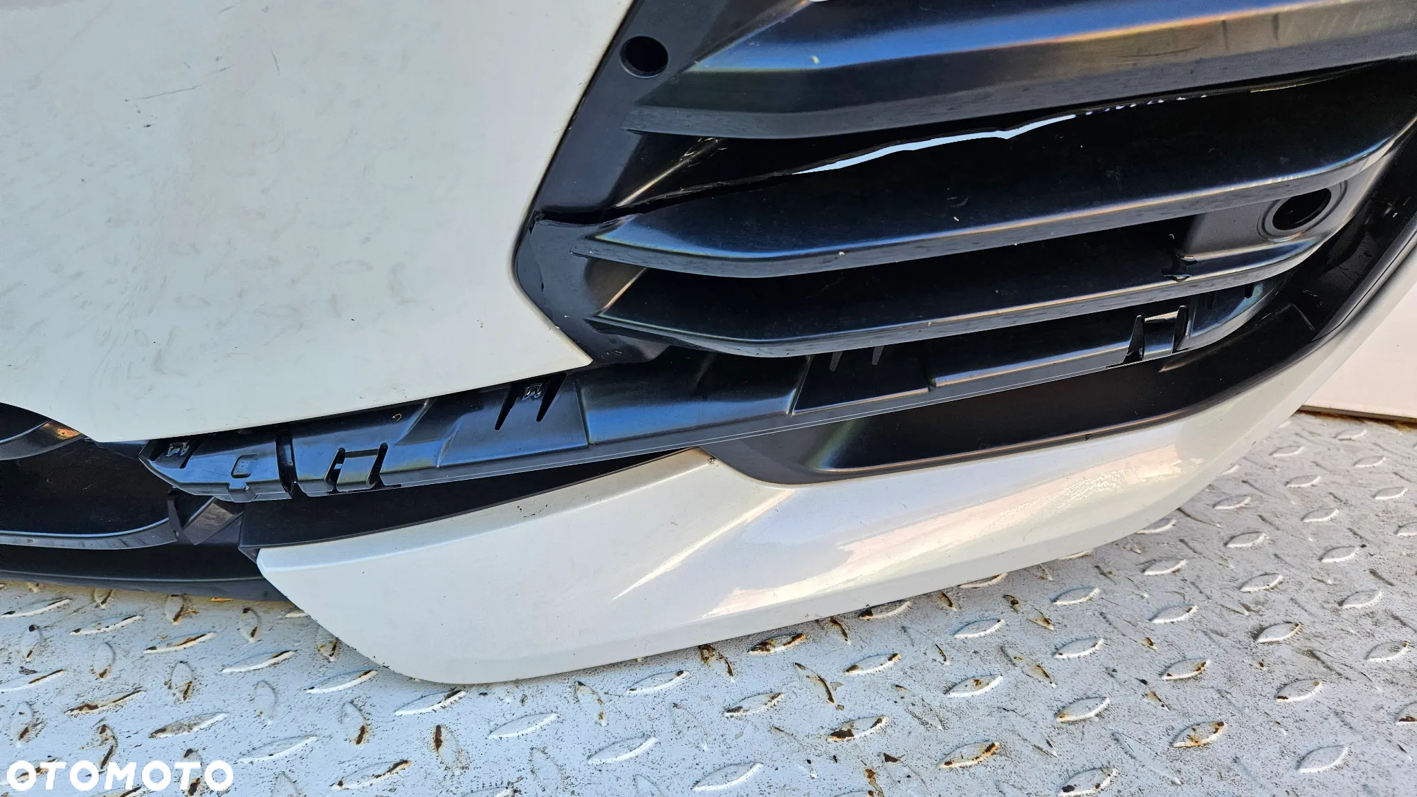BMW X5 G05 Kompletny Zderzak Przód Zderzak Przedni 6x PDC Kolor Biały A300 Wersja USA - 13