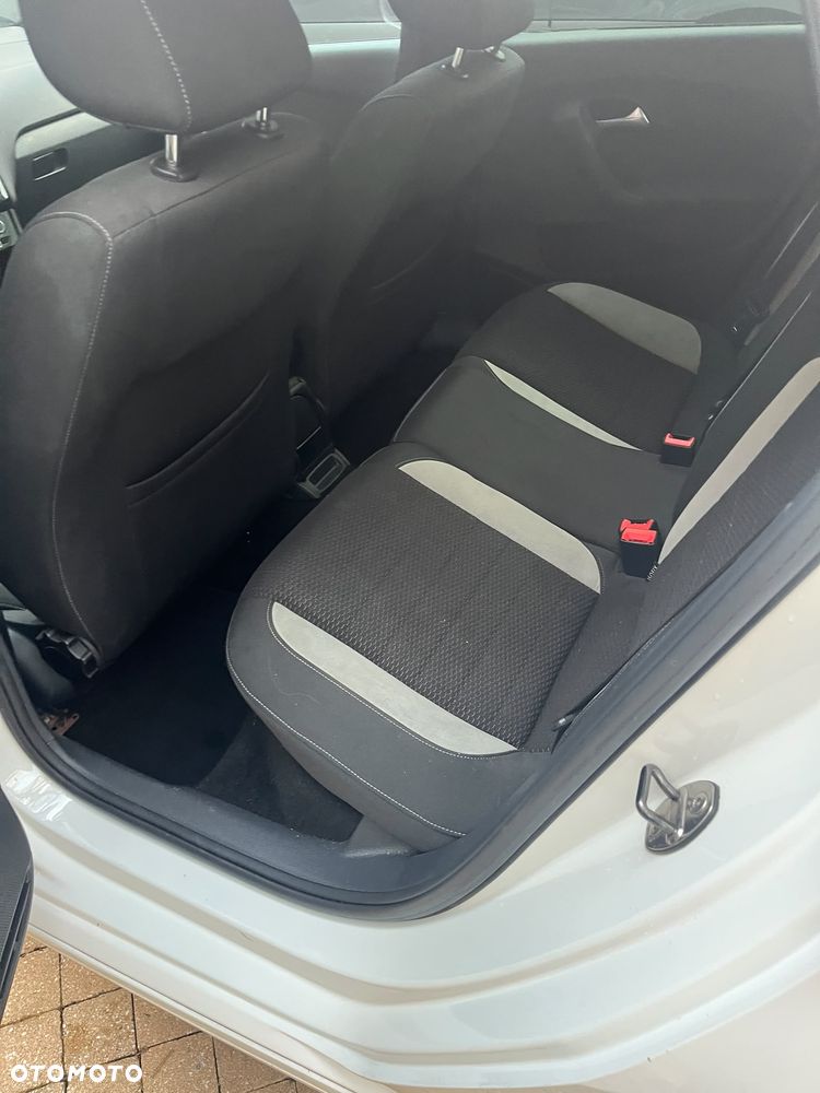 Volkswagen Polo 1.6 TDI DPF Highline - 16