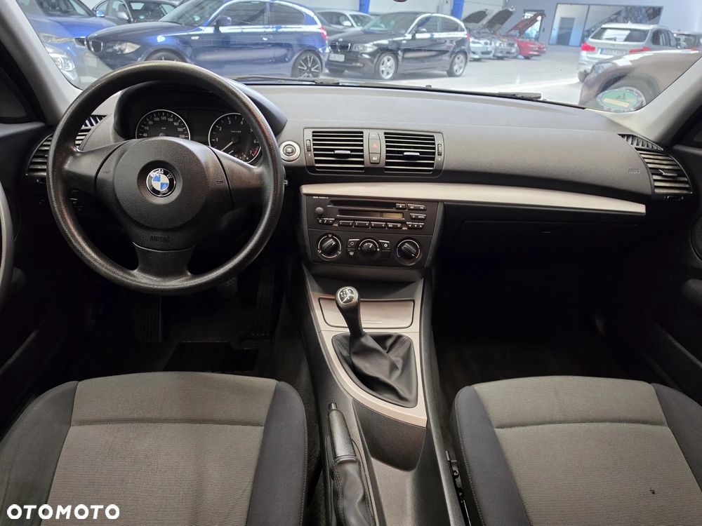 BMW Seria 1 116i - 30