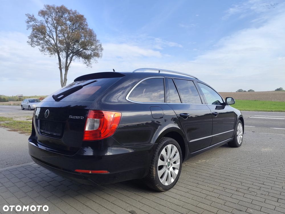 Skoda Superb 2010 photo 3