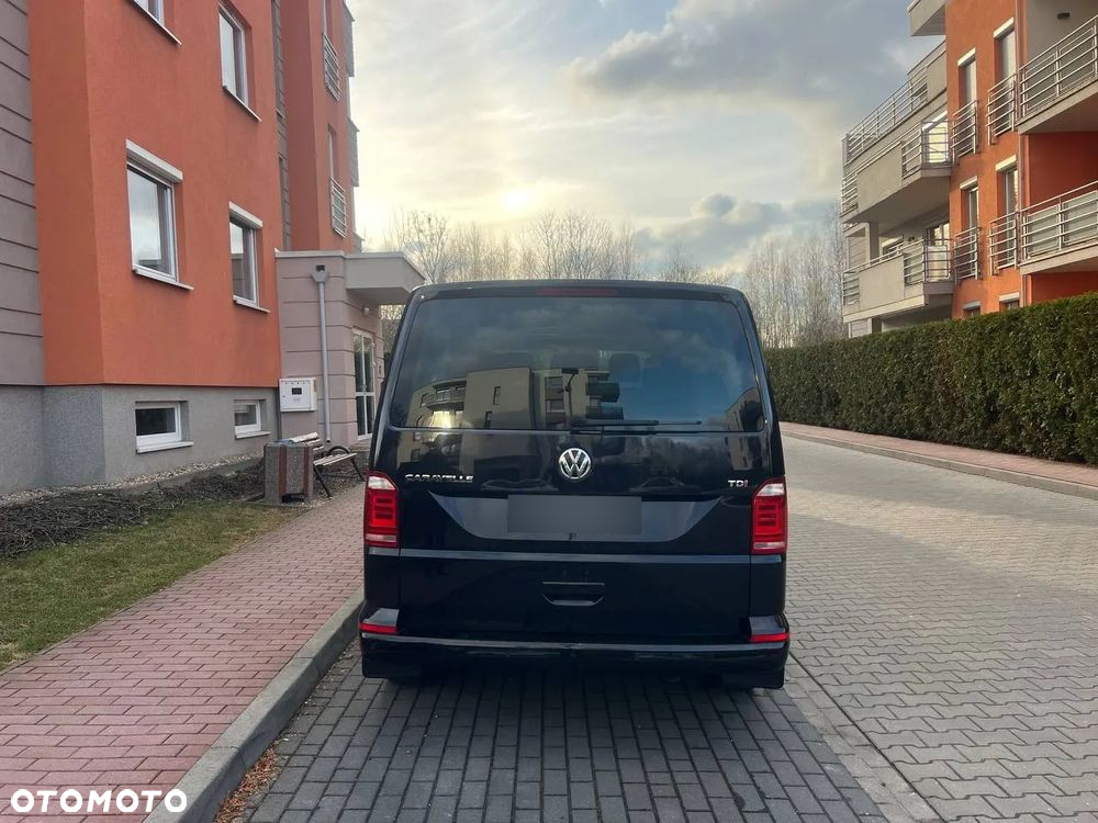 Volkswagen Caravelle - 10
