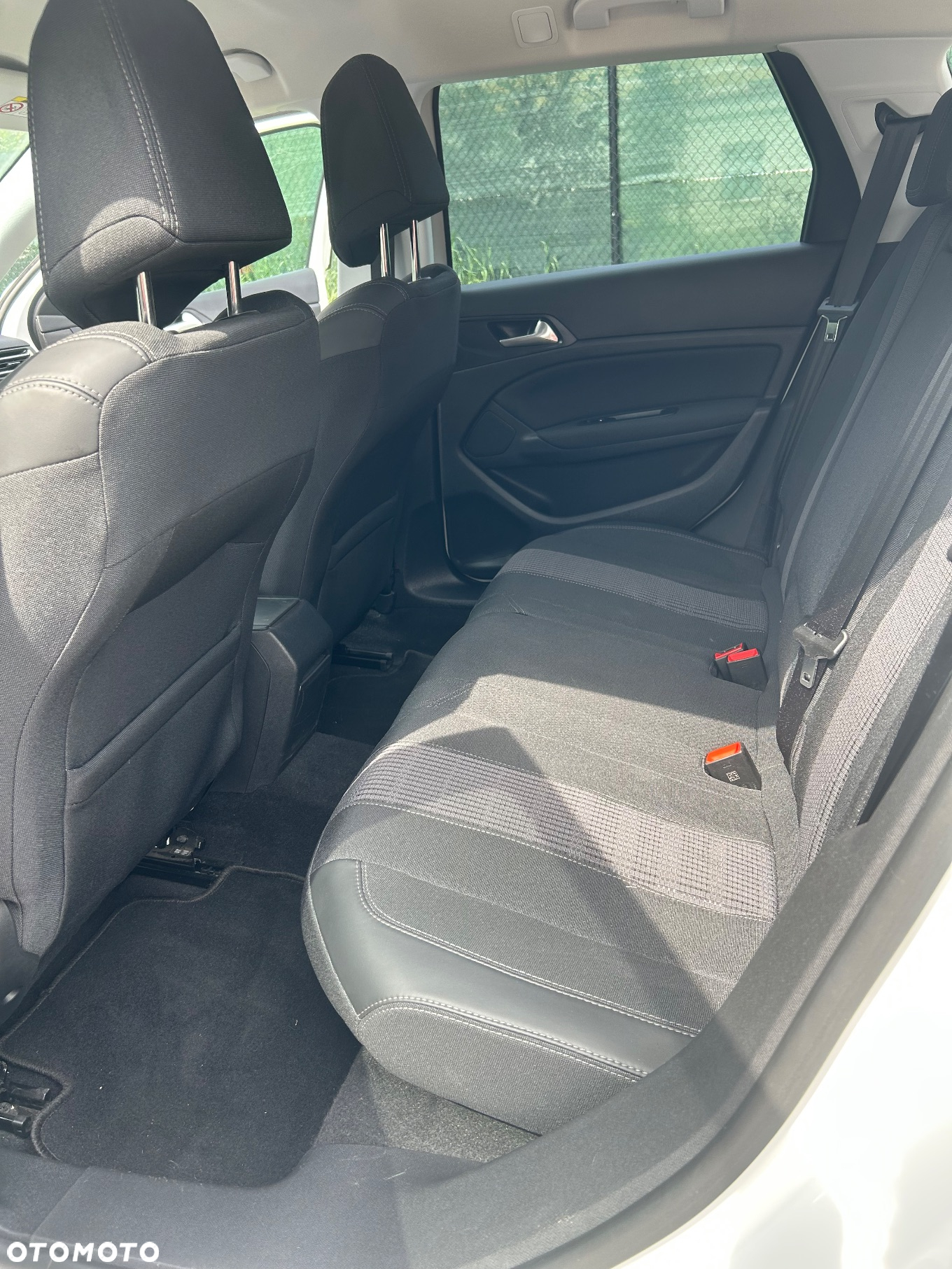 Peugeot 308 1.5 BlueHDi Allure S&S - 9