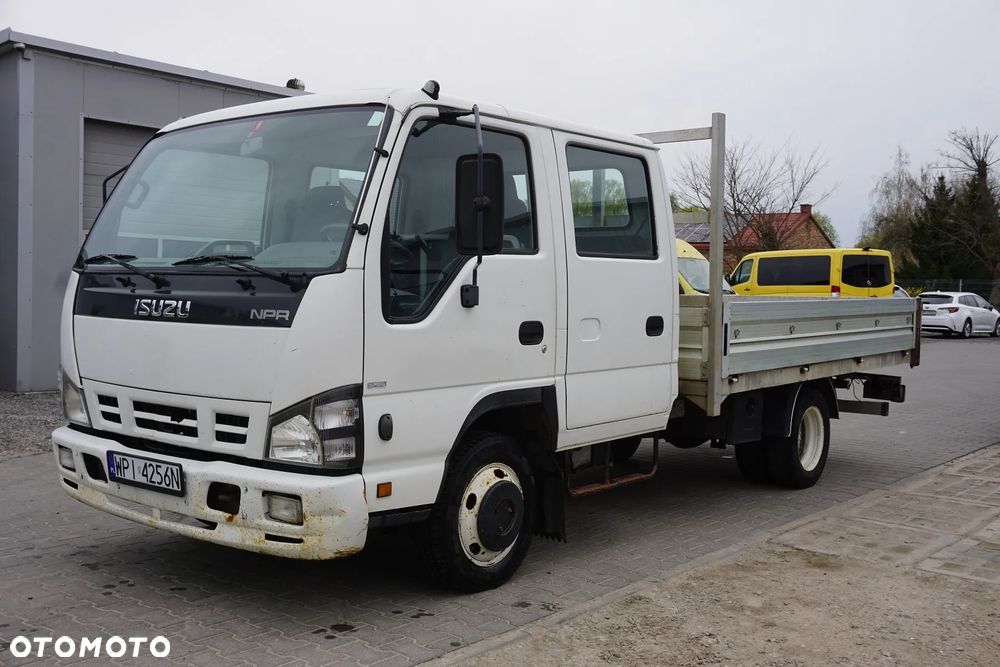 Isuzu NPR - 1
