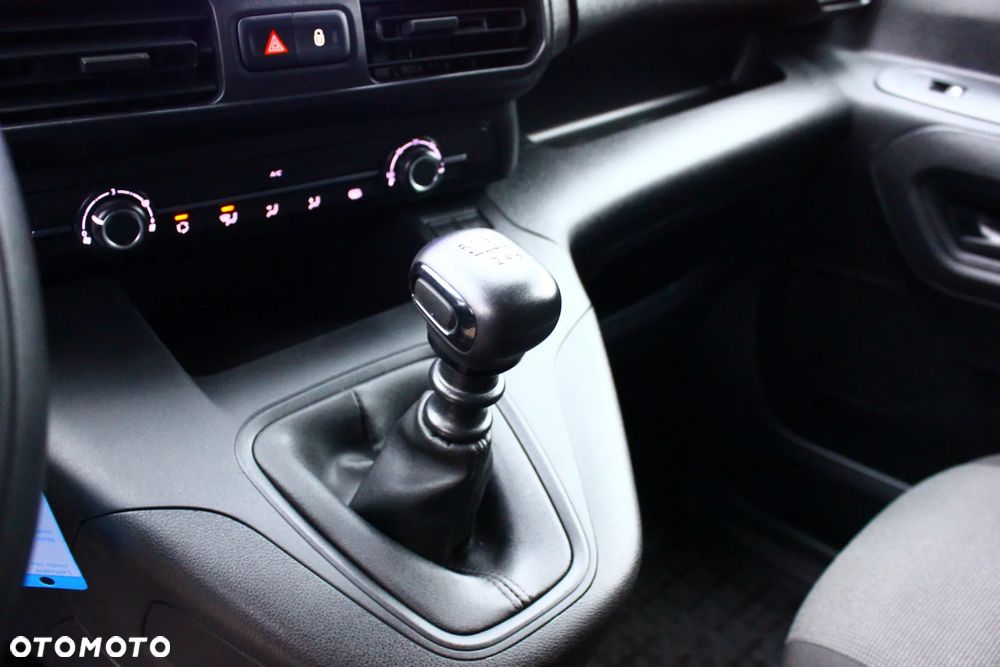 Toyota PROACE CITY BLASZAK 2 OSOBOWY 1.2 D-4T BENZYNA 110KM PEWNE AUTO FV23% - 26