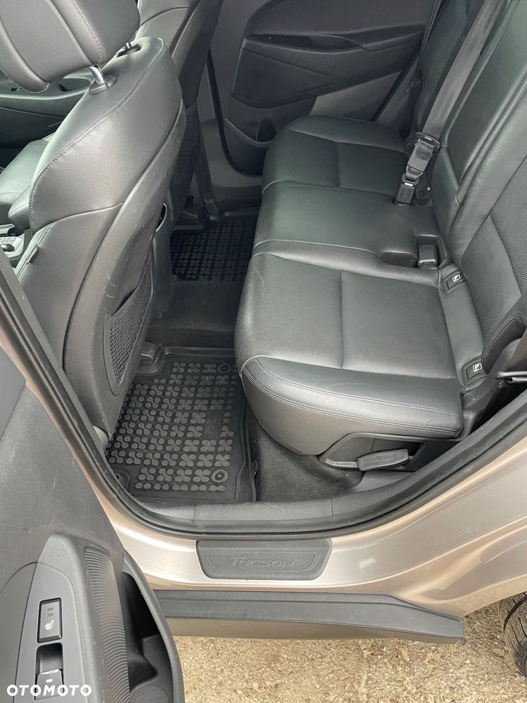 Hyundai Tucson 2.0 CRDI 4WD Automatik Premium - 20