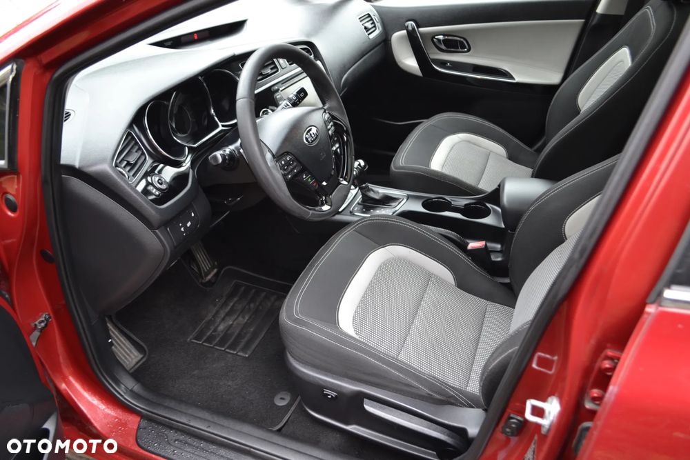 Kia Ceed 1.6 GDI L DCT - 15