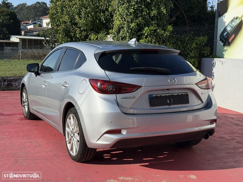 Mazda 3 1.5 Sky-D Excellence Navi - 4
