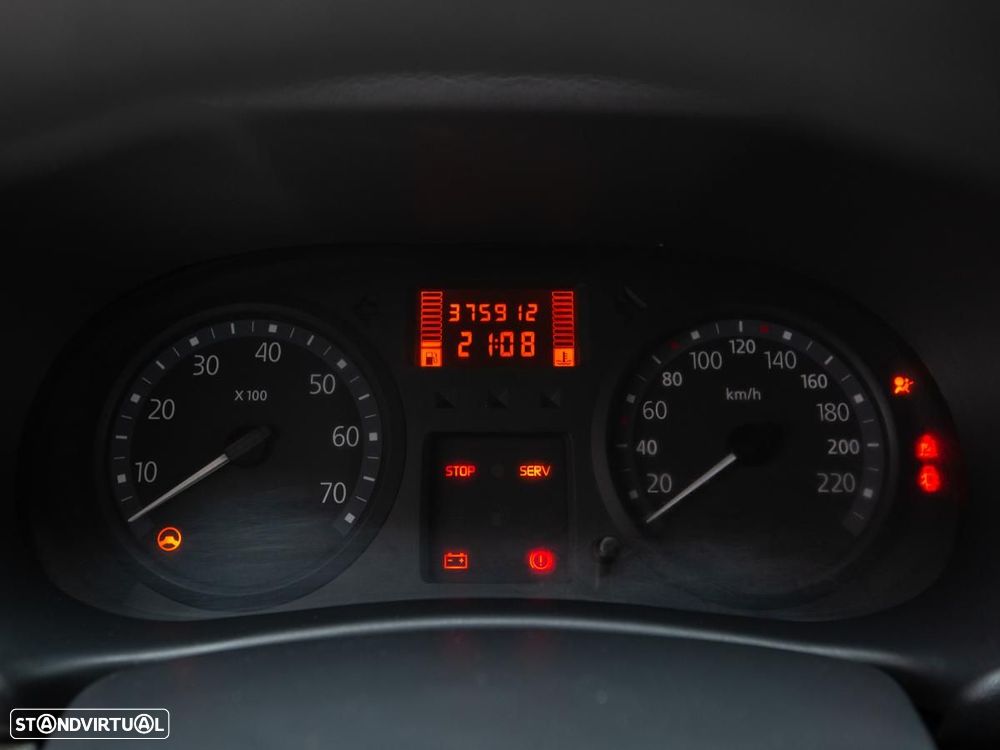 Renault Clio Van - 13