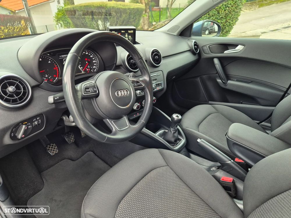 Audi A1 Sportback 1.6 TDI design - 7