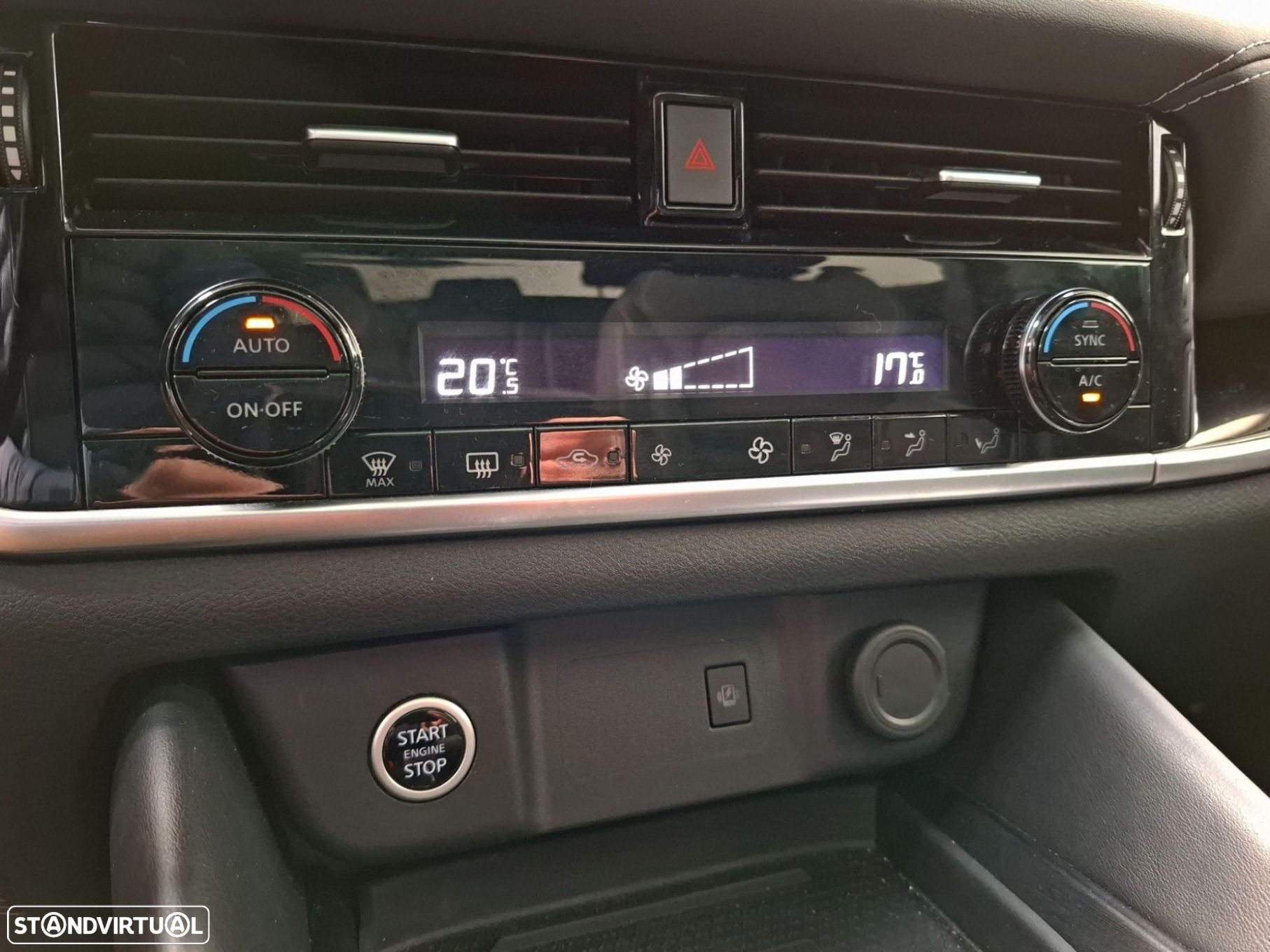 Nissan Qashqai 1.3 DIG-T N-Connecta LED+TT+SKY Xtronic - 25