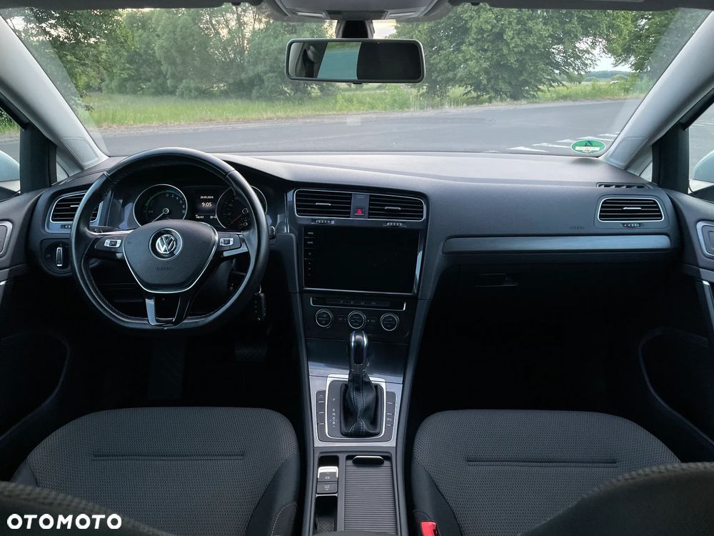 Volkswagen Golf - 9
