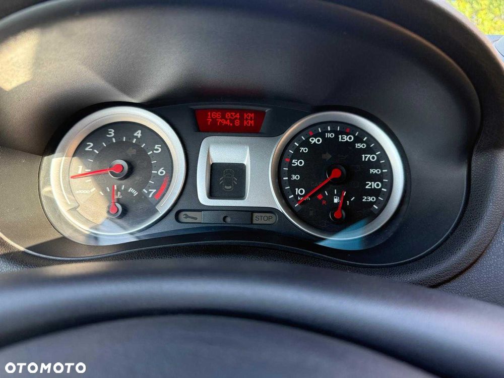 Renault Clio - 8