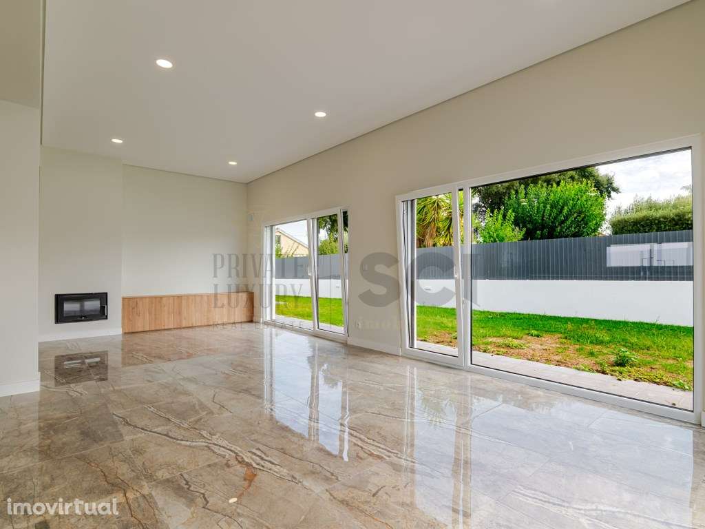Moradia T5 isolada com Garagem Piscina e Jardim, em Azeitão - Grande imagem: 3/60