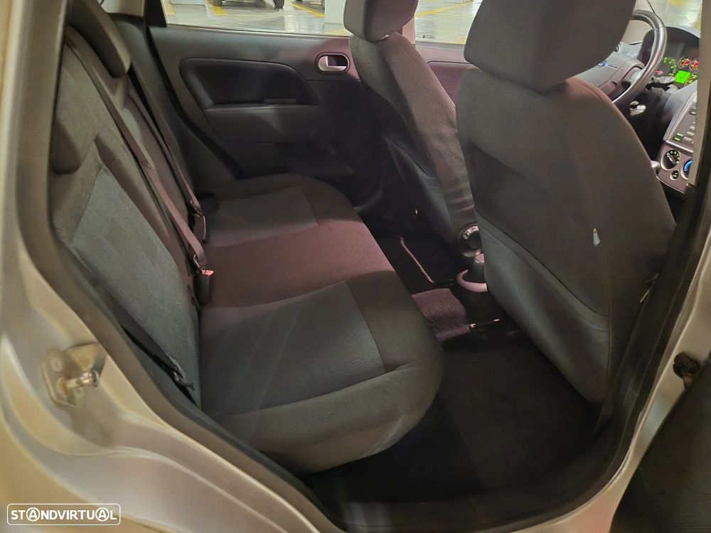 Ford Fiesta 1.25 Trend - 27