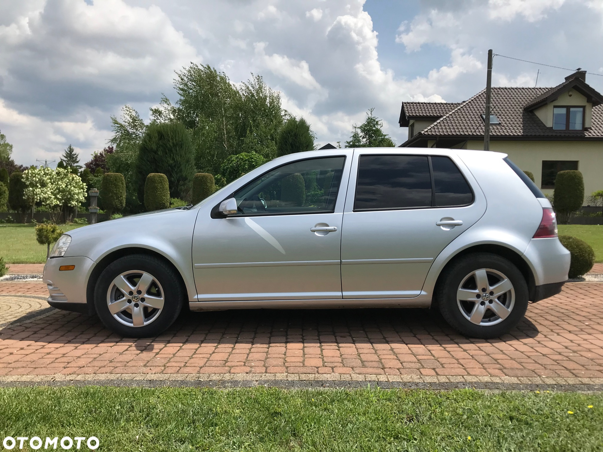 Volkswagen Golf - 2