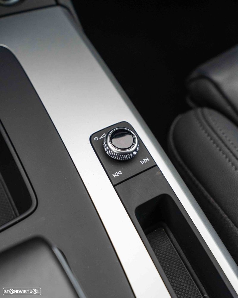 Audi Q5 2.0 TFSI Hybrid quattro S-line Tiptronic - 32