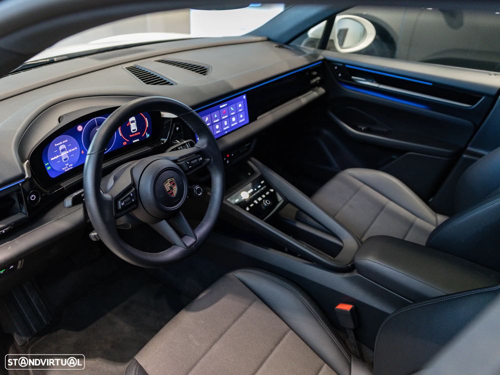 Porsche Macan Electric - 26