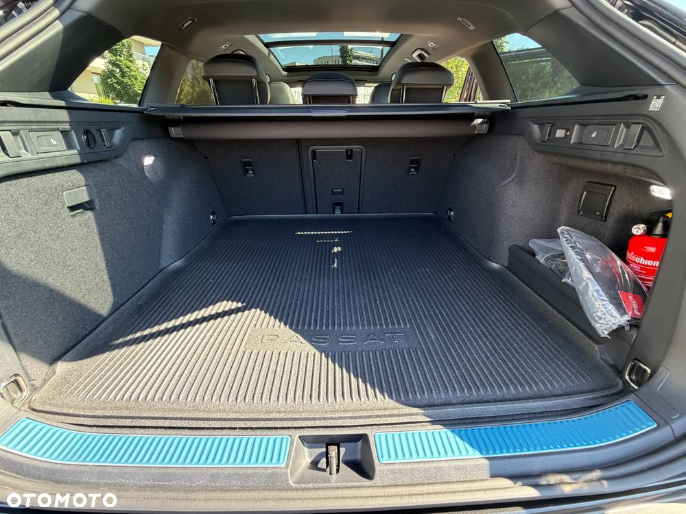 Volkswagen Passat - 25