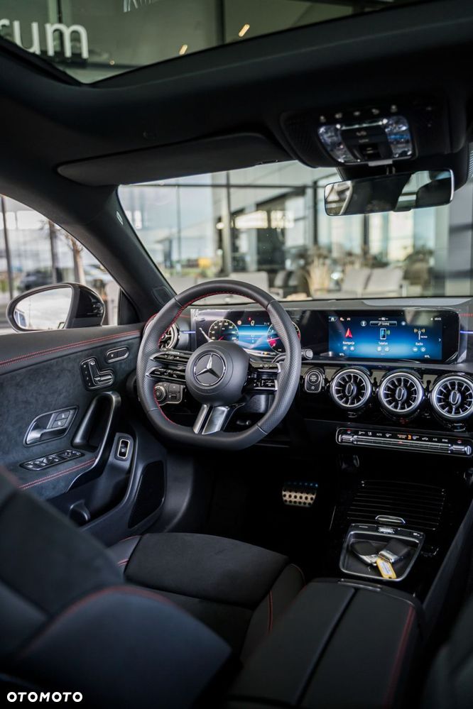 Mercedes-Benz CLA - 25