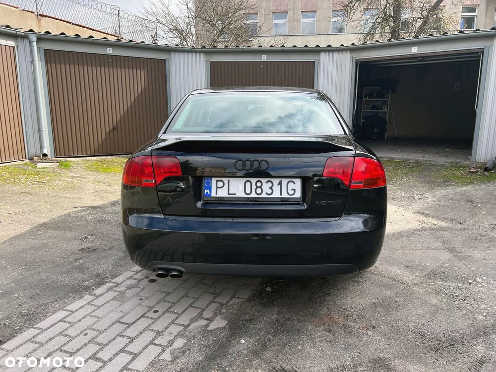 Audi A4 Limousine - 8