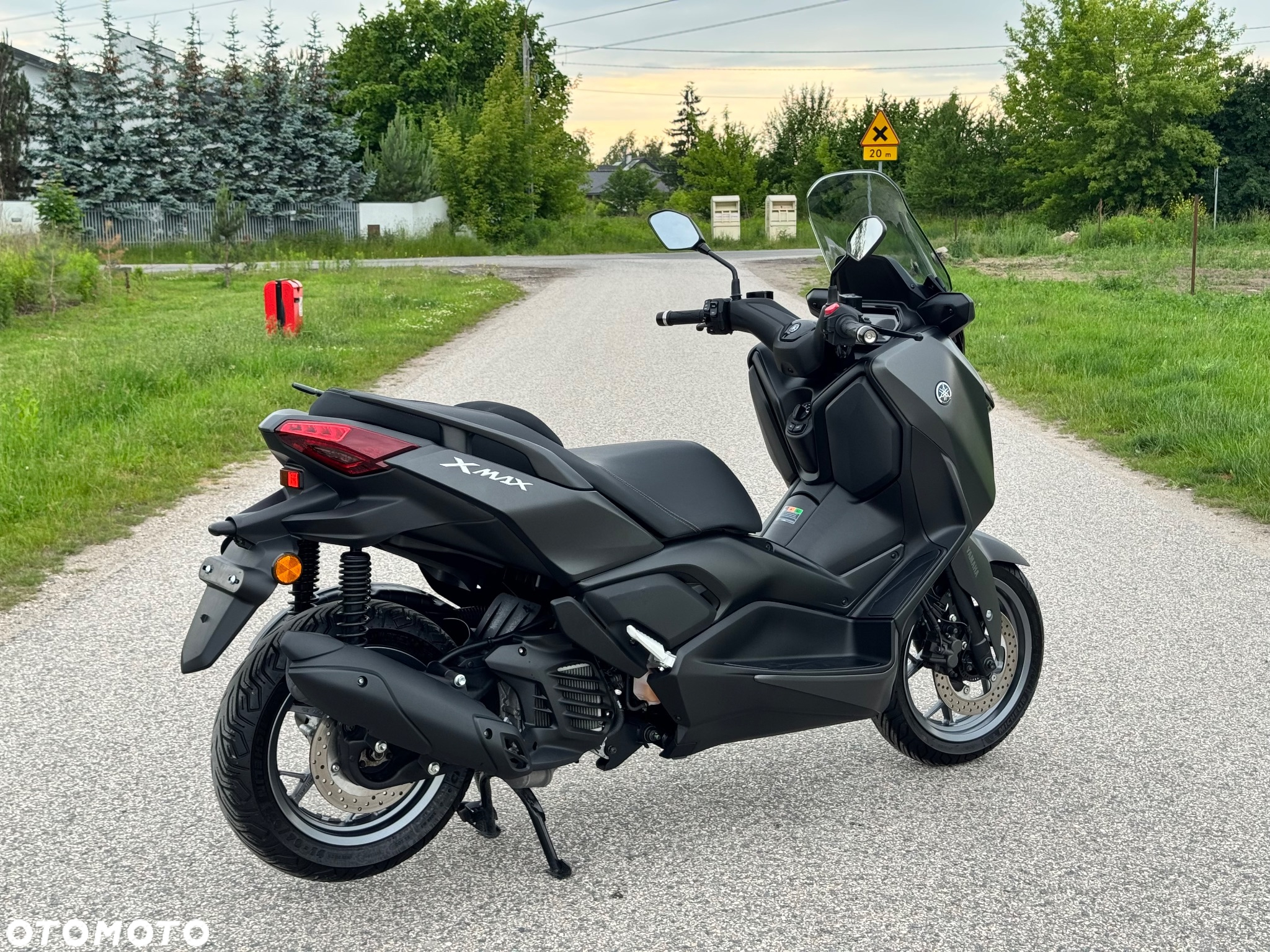 Yamaha X-max - 12