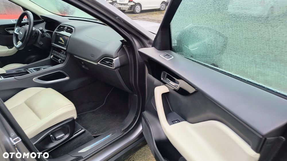 Jaguar F-Pace 2.0 i4D AWD Chequered Flag - 13