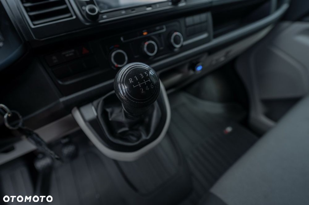 Volkswagen Transporter - 24