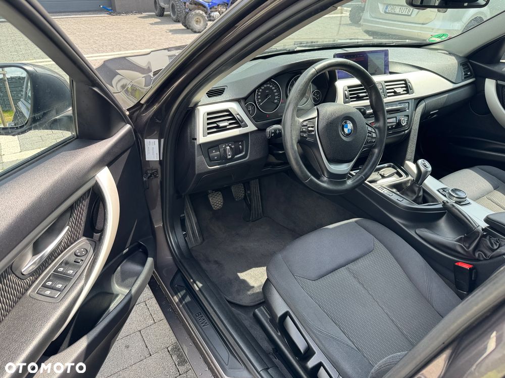 BMW Seria 3 318d Blue Performance Luxury Line - 15