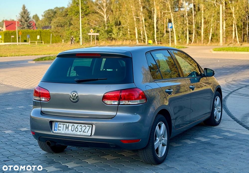 Volkswagen Golf - 6