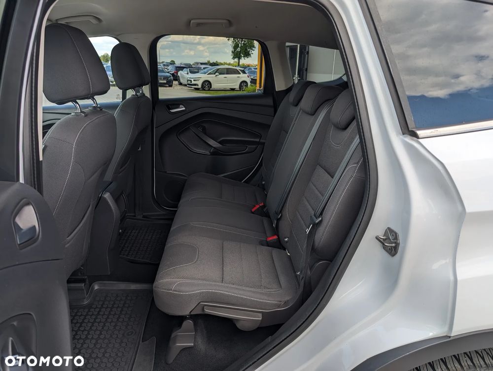 Ford Kuga 1.6 EcoBoost 2x4 Titanium - 37