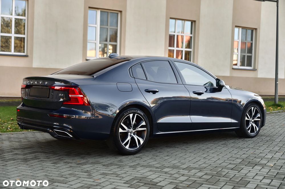 Volvo S60 2022 photo 4
