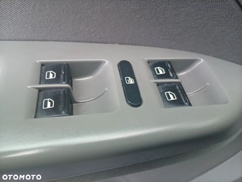 Volkswagen Touran 1.9 TDI United - 19