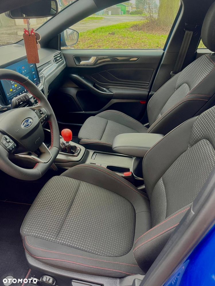 Ford Focus 1.0 EcoBoost ST-Line X - 28