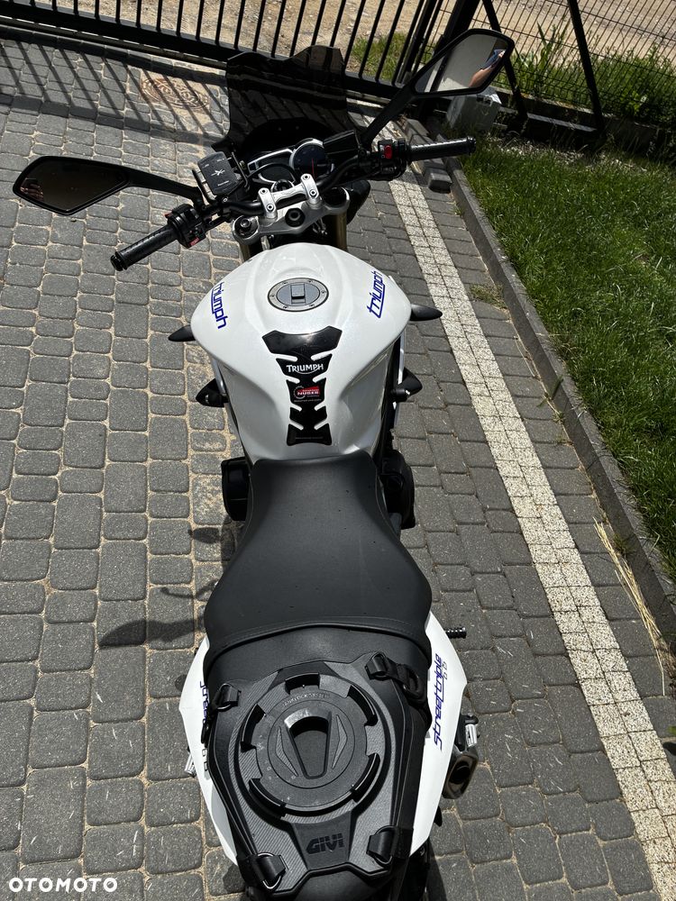 Triumph Street Triple - 7
