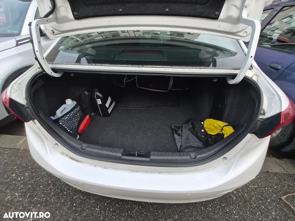 Mazda 3 SKYACTIV-G 120 Center-Line - 6